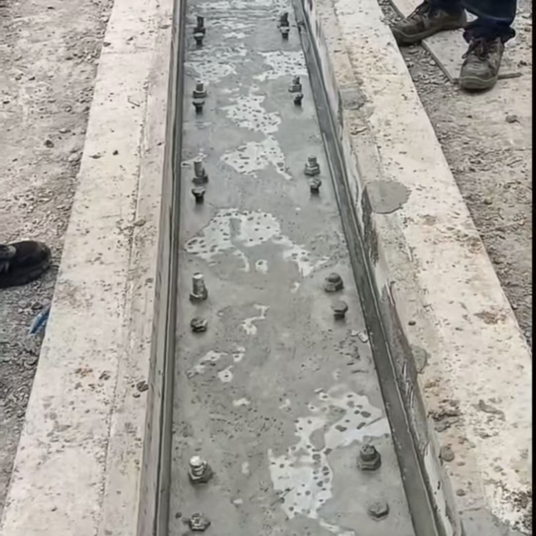 鹰潭港口码头起重机龙门吊重型机械设备稳固用早强快凝轨道胶泥